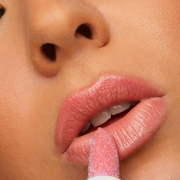 💫HOST PICK 💫 Huda Beauty Hydrating Lip Balm💄 - Picture 2 of 2